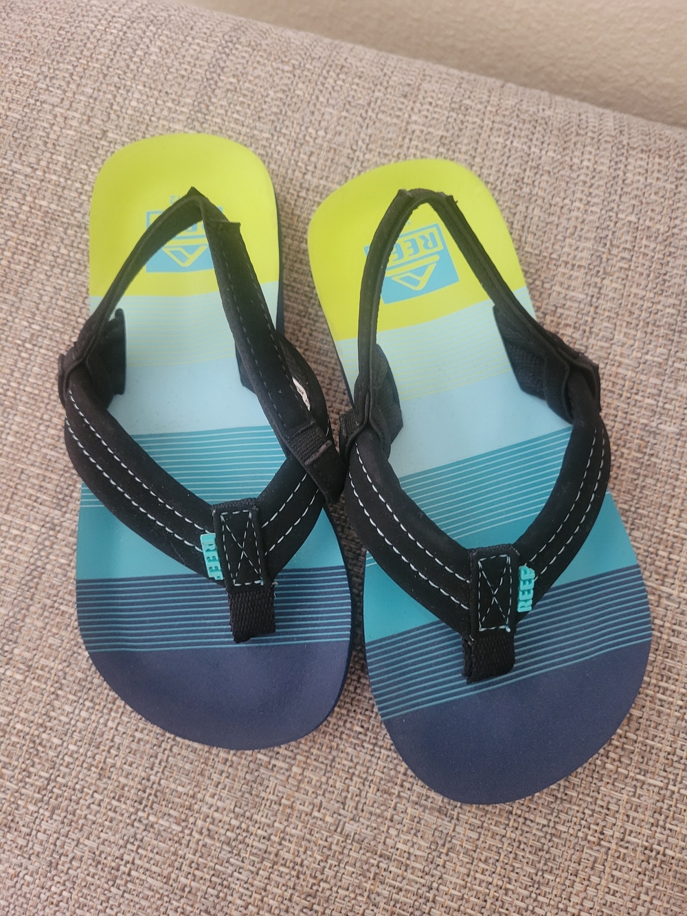 Reef Kids Blue, Teal & Yellow Stripe Flip Flops Size 11/12